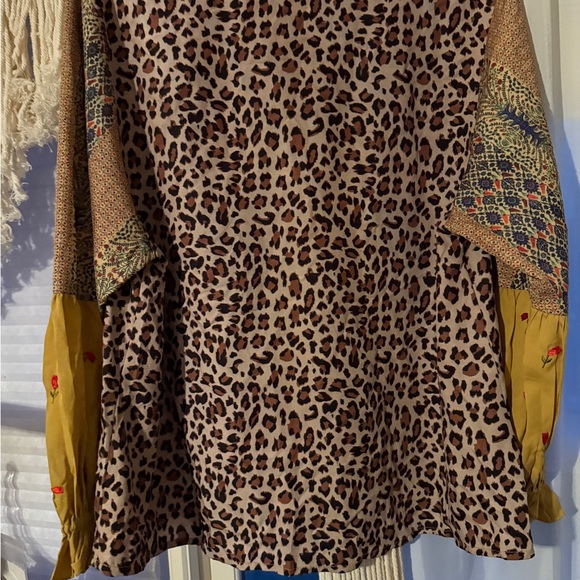 Benares Leopard Print Women's Top with Yellow Sleeves nwot sz L - Picture 5 of 7